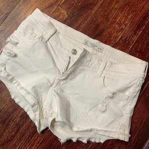 Abercrombie & Fitch white shorts